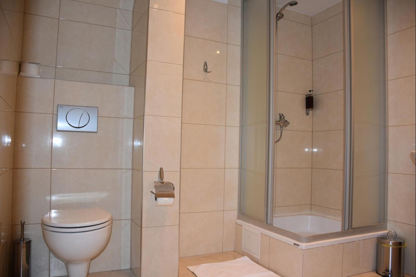 Hotel Pod Lwem Elblag Quarto foto